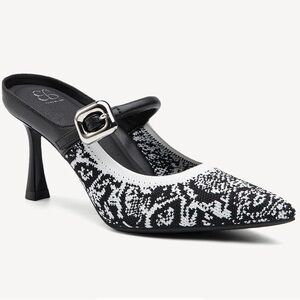 NWOT COSY ISLAND Chic Black and White Heels with Sleek Design